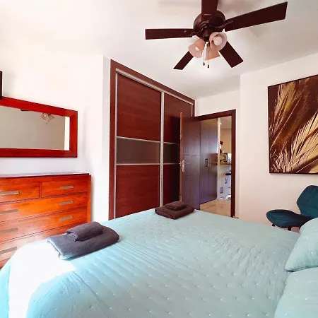 One Bedroom Apartment On First Line Of El Duque Beach, Pd01 Apartment