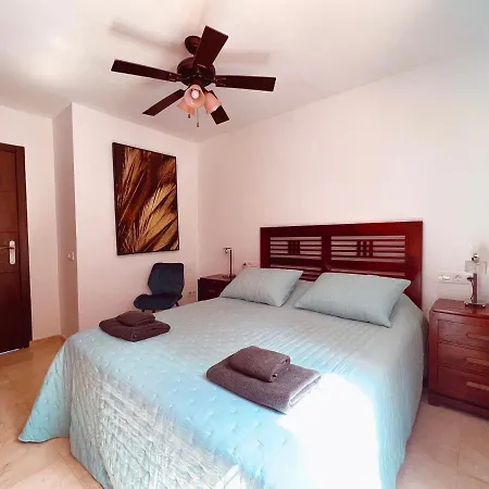 One Bedroom Apartment On First Line Of El Duque Beach, Pd01 Apartment
