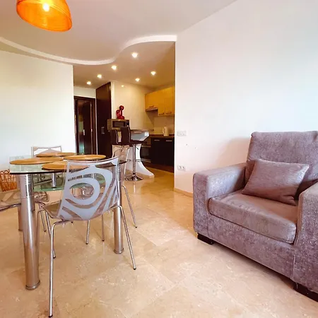One Bedroom Apartment On First Line Of El Duque Beach, Pd01