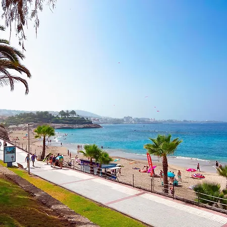 One Bedroom Apartment On First Line Of El Duque Beach, Pd01 *