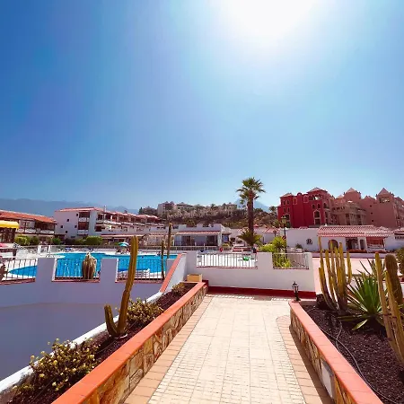 One Bedroom Apartment On First Line Of El Duque Beach, Pd01 Apartamento